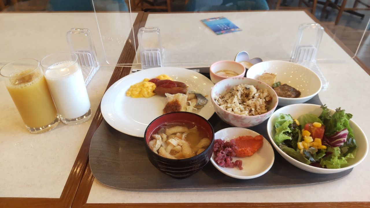 朝食