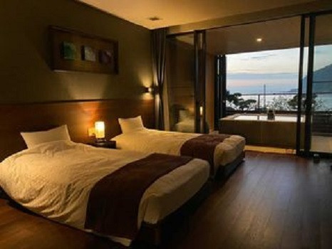 ゆっくり波の音を聴きながら露天風呂に入ることができ癒されました。