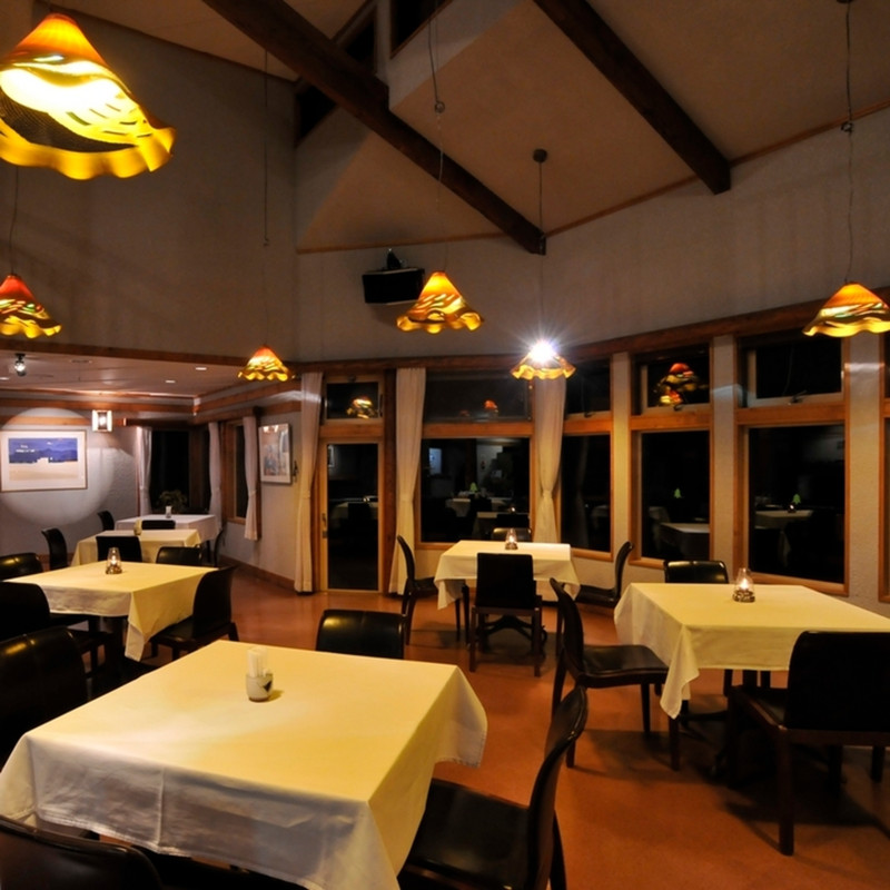 夜のレストラン