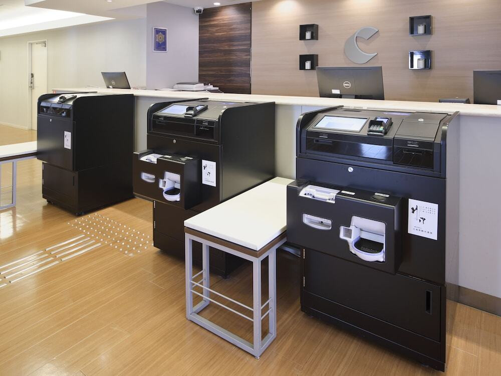 チェックイン / チェックアウト キオスク