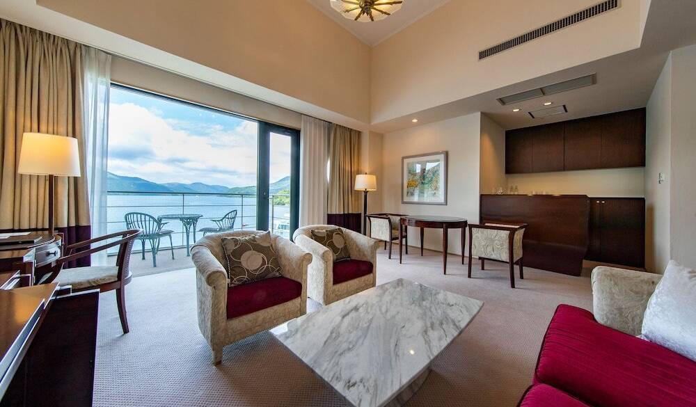 レイクビュースイート / 2