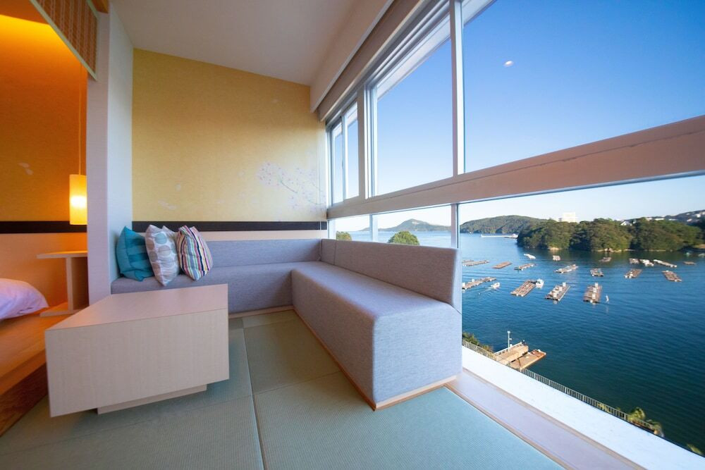 全室オーシャンビュー！海を眺めながら老舗ホテルでグルメステイ3933598