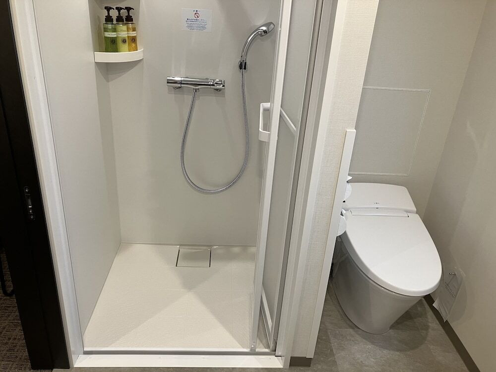 バスルームのシャワー