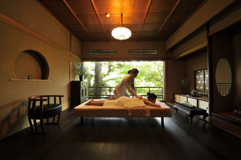 岩盤浴やスパなどリラックス施設が充実。がんばる自分にご褒美ステイ3934496