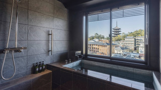 Suite Room with Private Bathroom - Temple View, Non Smoking