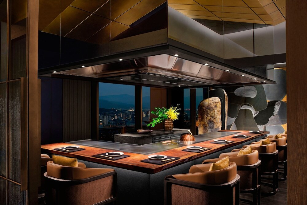 高層階からの眺望を楽しめる、全室50㎡以上の贅沢ホテル4573495