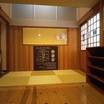 石の湯入口です。左側の脱衣場＆浴室は閉鎖されていました。