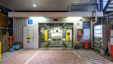 駐車場 / 8