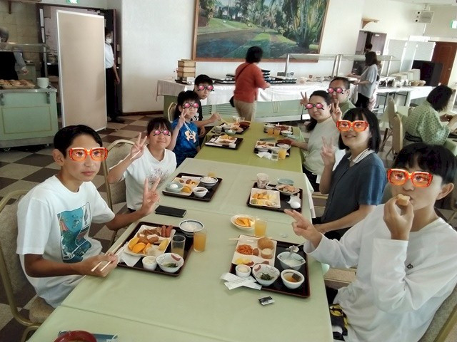 朝食はバイキング