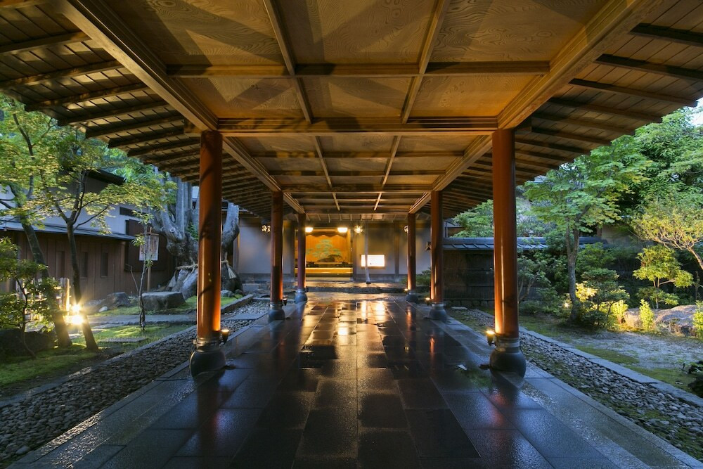 エントランス①