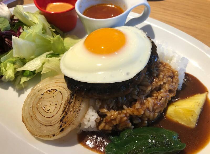 ほっこり安らぐ
カフェでのディナー / 1