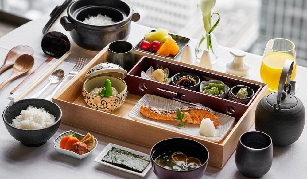 ダイニングや客室で
ゆったり朝食 / 1