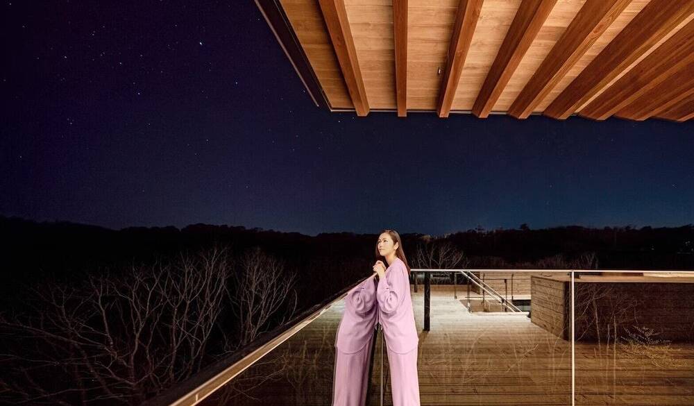 テラスで星を眺める / 1