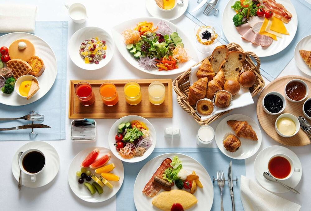 ルームサービスで優雅な朝食を♡緑あふれる都心のホテル4754794