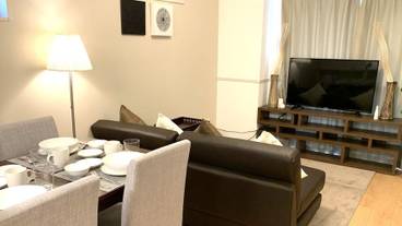 客室内のダイニングエリア / 28