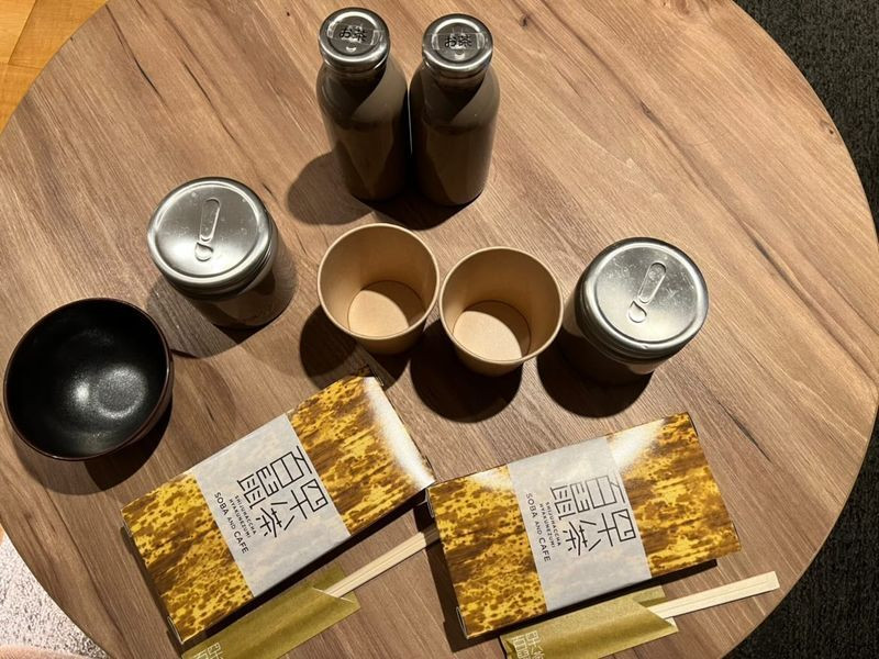 ボックス入りの朝食セット。朝は自分のペースでゆっくりした人におすすめ / 2