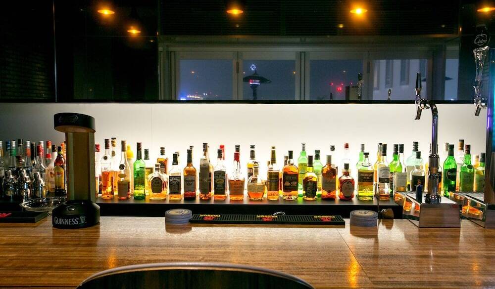 バーカウンター / 3