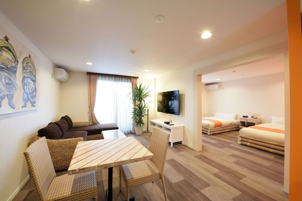 客室内のダイニングエリア