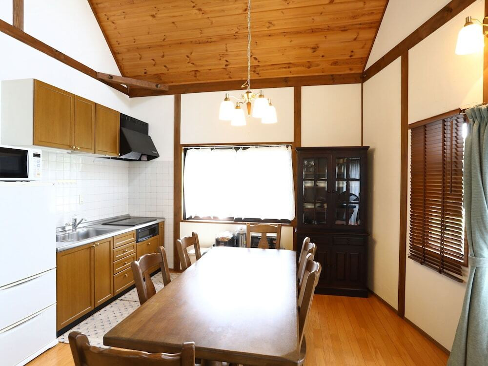 客室内のダイニングエリア