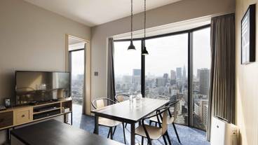 マーキュリースイート リビングダイニング / 2