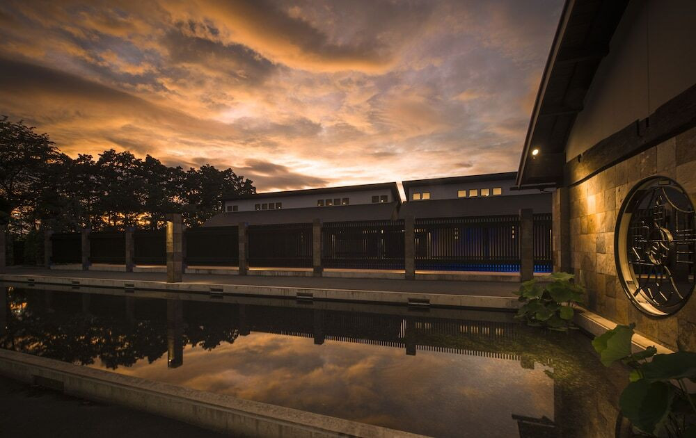 最大21時間ステイ、離宮のようなお宿で過ごすおこもり記念日4037058