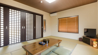 本館 和室 (共同トイレ･バスルーム) 　(布団5式)