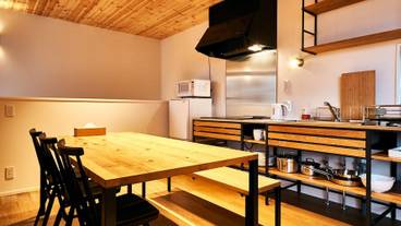 客室内のダイニングエリア / 9