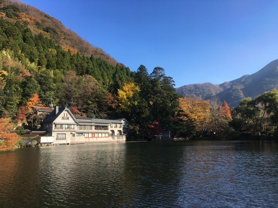 金鱗湖