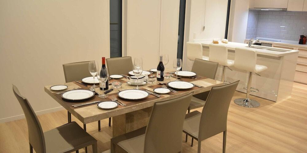 客室内のダイニングエリア