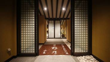 内部エントランス / 2