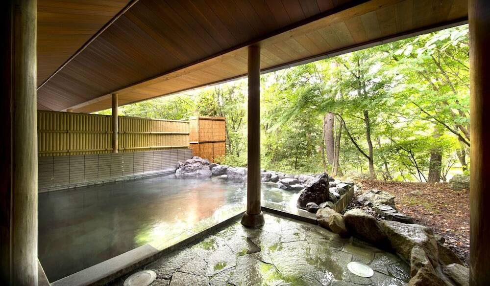 森の中で極上の
バスタイムを / 2