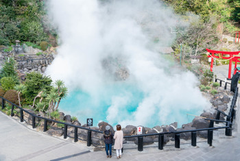 Women and friends enjoying a girls' trip to hell [January] [Photography cooperation Umi Jigoku]