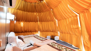 ヴィレッジドーム キング[1ベッド]+セミダブル[1ベッド]