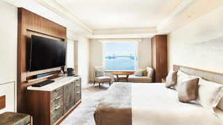 プレミアム ルーム キングベッド 1 台 ベイビュー