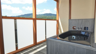 露天風呂付特別室 （90平米）和洋室 禁煙 (3名以上利用時のみ布団を用意)