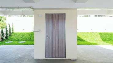 施設の入り口 / 3