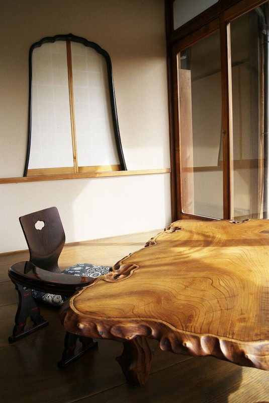 客室内のダイニングエリア