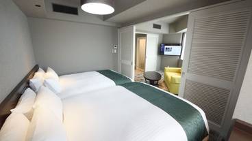 客室 / 6