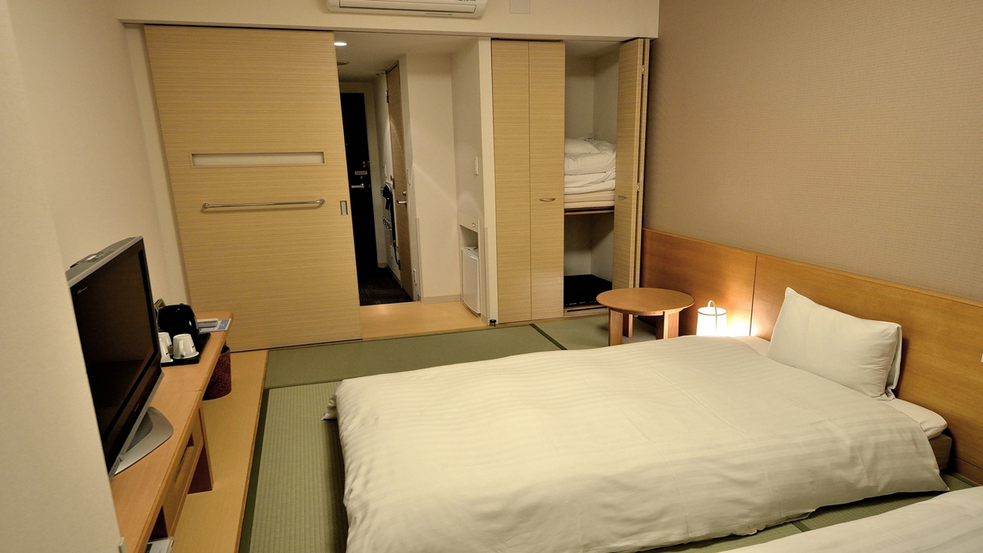 畳のお部屋で赤ちゃんものびのび！最上階で天然温泉が楽しめるホテル4761386