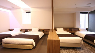 ファミリー 和洋室 (洗い場つきバスルーム、トイレ個室、ダブルシンク、琉球畳直置きマットレス)