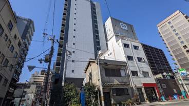 施設の入り口 / 3