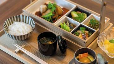 朝食スペース / 9