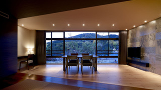 [BOTAN] 宇治川眺望ガラス窓のスーペリアツイン (禁煙)