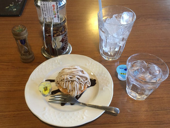 「ハーブガーデンポケット」 料理 100091593 ケーキセット（モンブラン・アイスロイヤルフルーツティー ）680円