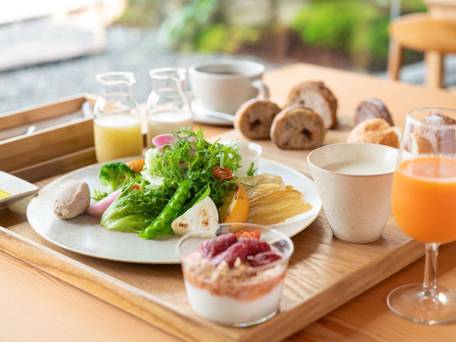 東山 四季花木 / 2