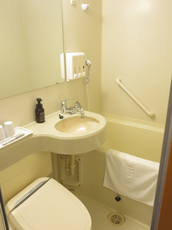 ビジネスホテルにあるタイプですがスペースの余裕があります。