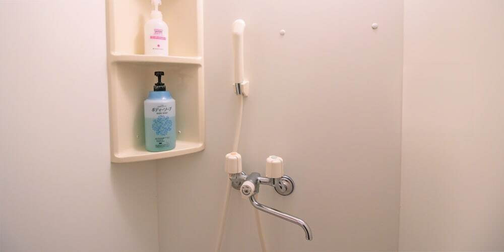 バスルームのシャワー