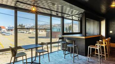 ロビーラウンジ / 3