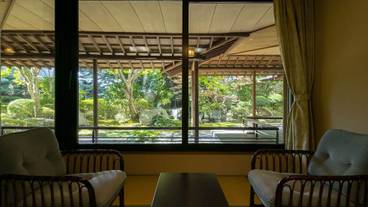 別館「清龍」特別室一例／広縁 / 10