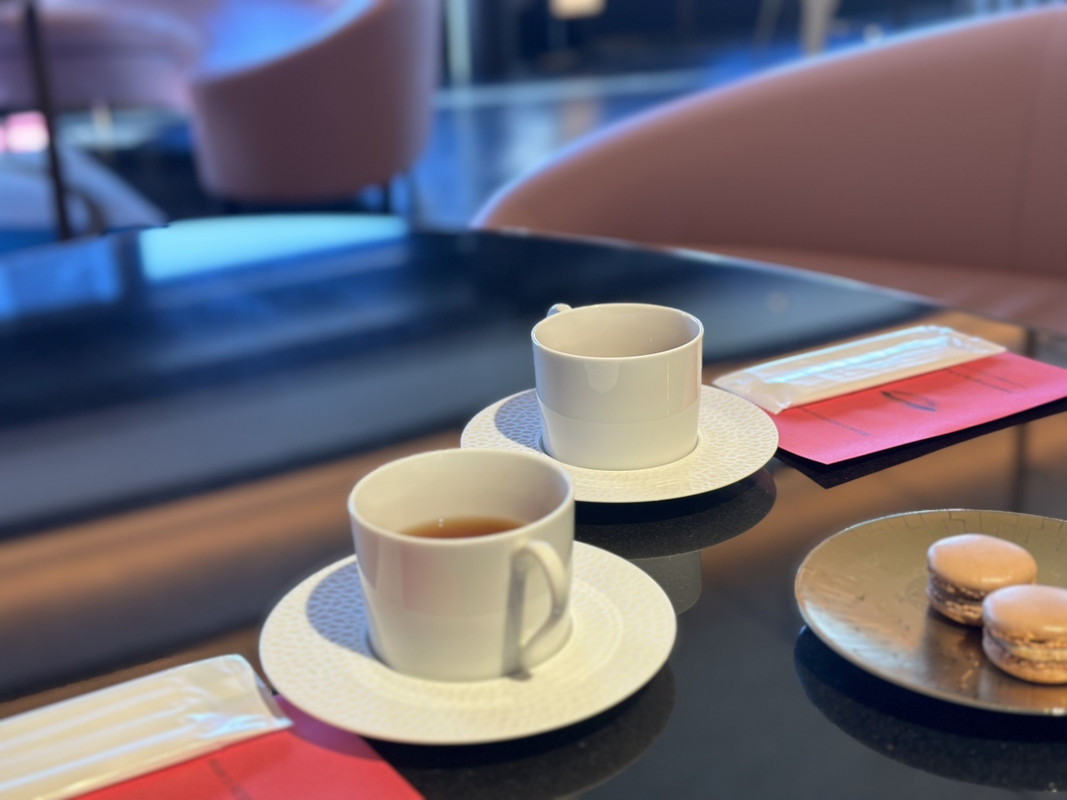 チェックインウェルカムティーとマカロン